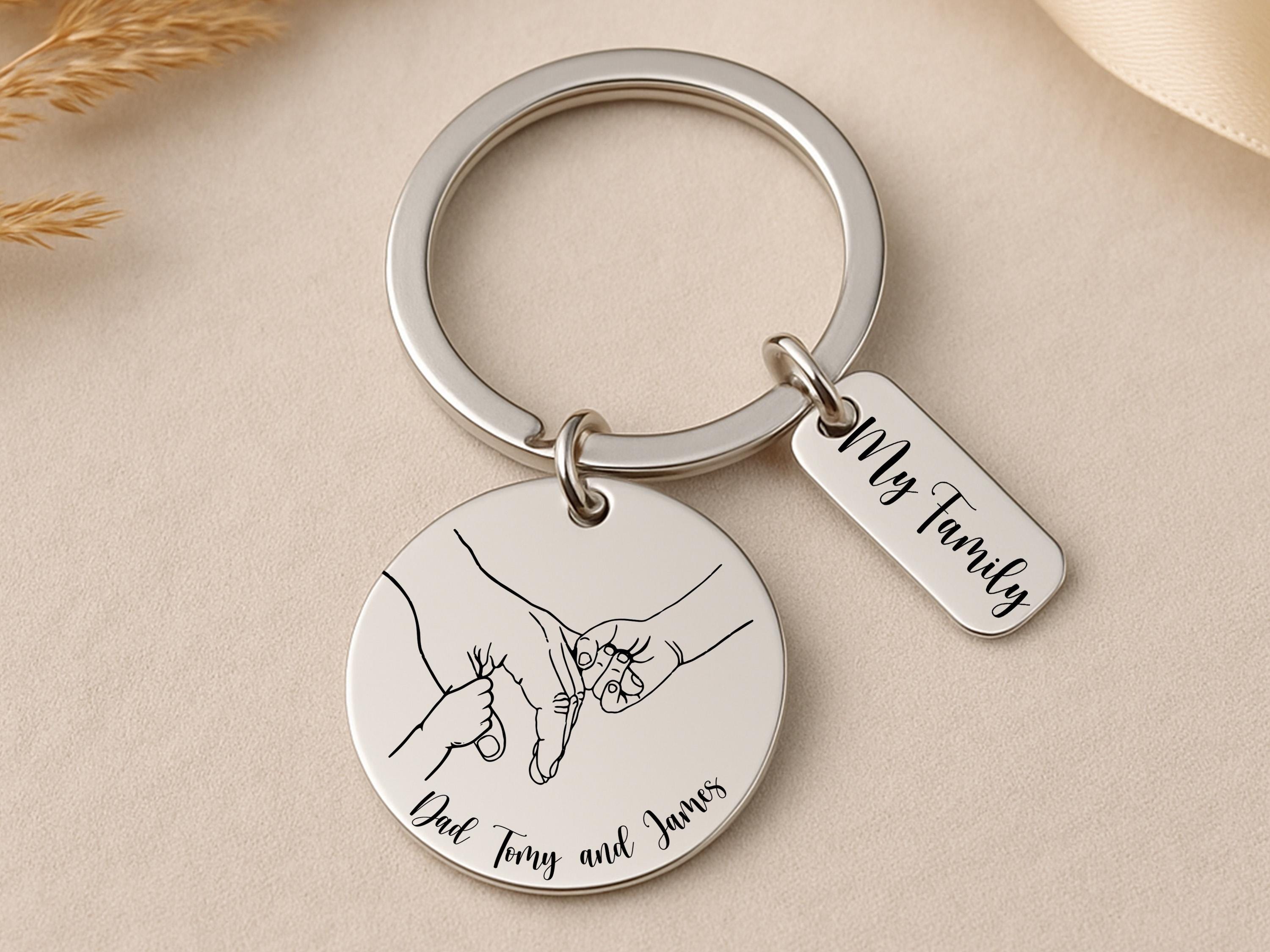 Personalised Daddy Keyring, Engraved Gift for Dad from Kids, Custom Father’s Day Gift, New Dad Present, Daddy Birthday Keychain for Him