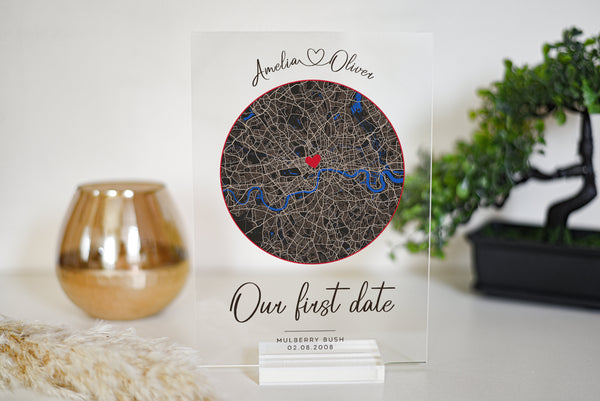 Looking for a unique and sentimental gift to celebrate the place where you and your partner first met? Our custom map is the perfect choice!
